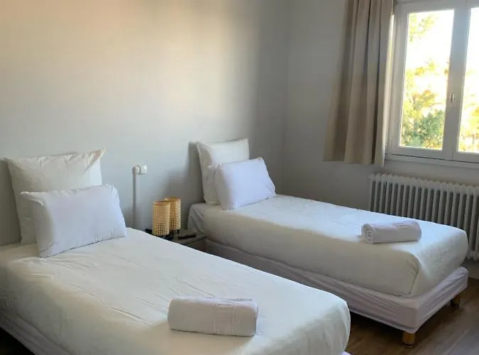 Le Costellan 3*