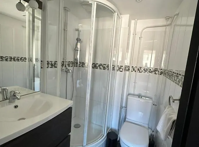 Le Costellan 3*